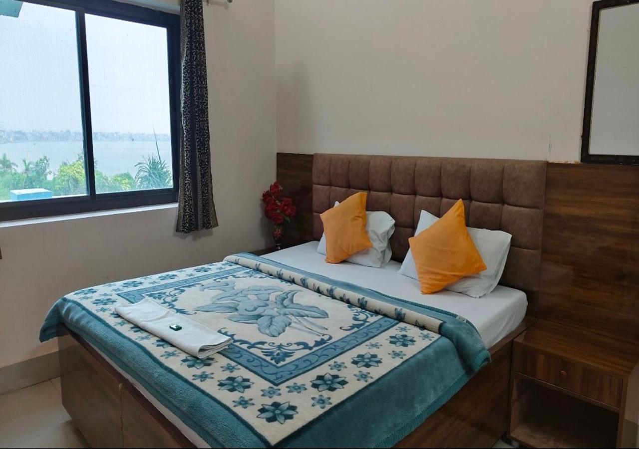 Sri Yoga Mandir Hotel Varanasi Bagian luar foto