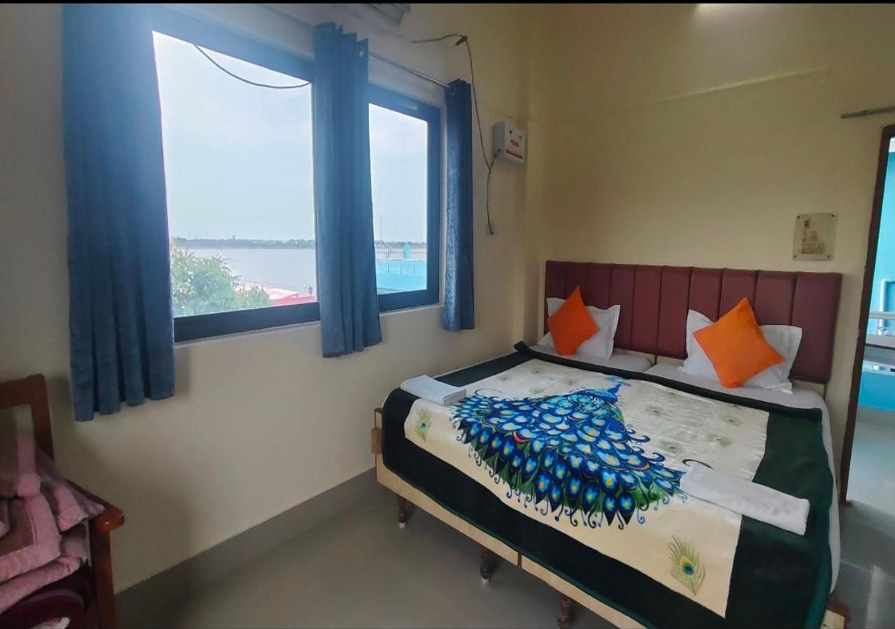 Sri Yoga Mandir Hotel Varanasi Bagian luar foto