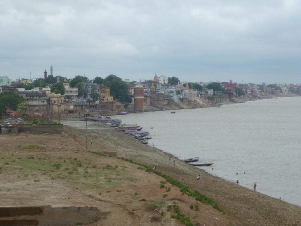 Sri Yoga Mandir Hotel Varanasi Bagian luar foto