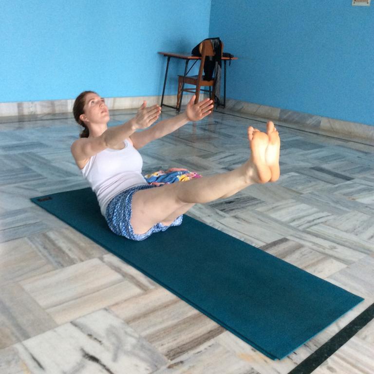 Sri Yoga Mandir Hotel Varanasi Bagian luar foto