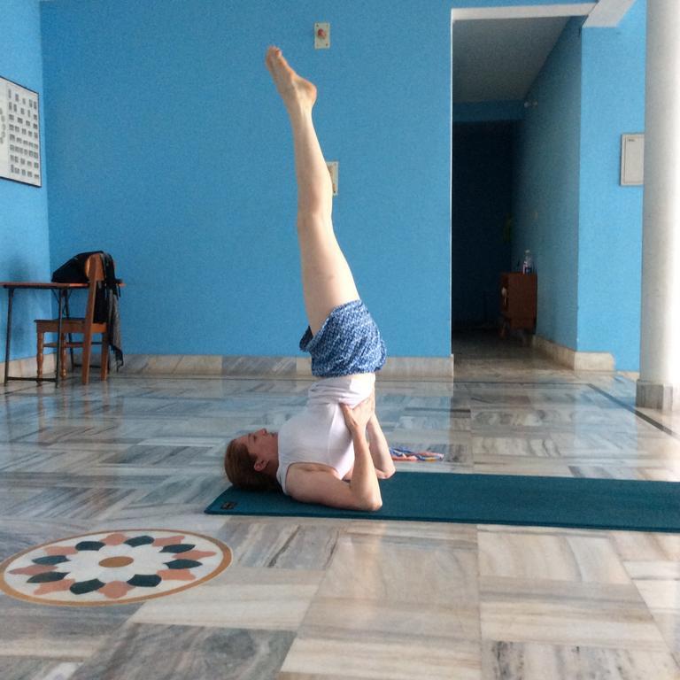 Sri Yoga Mandir Hotel Varanasi Bagian luar foto