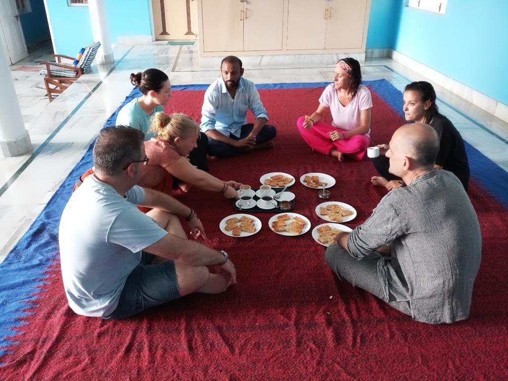 Sri Yoga Mandir Hotel Varanasi Bagian luar foto
