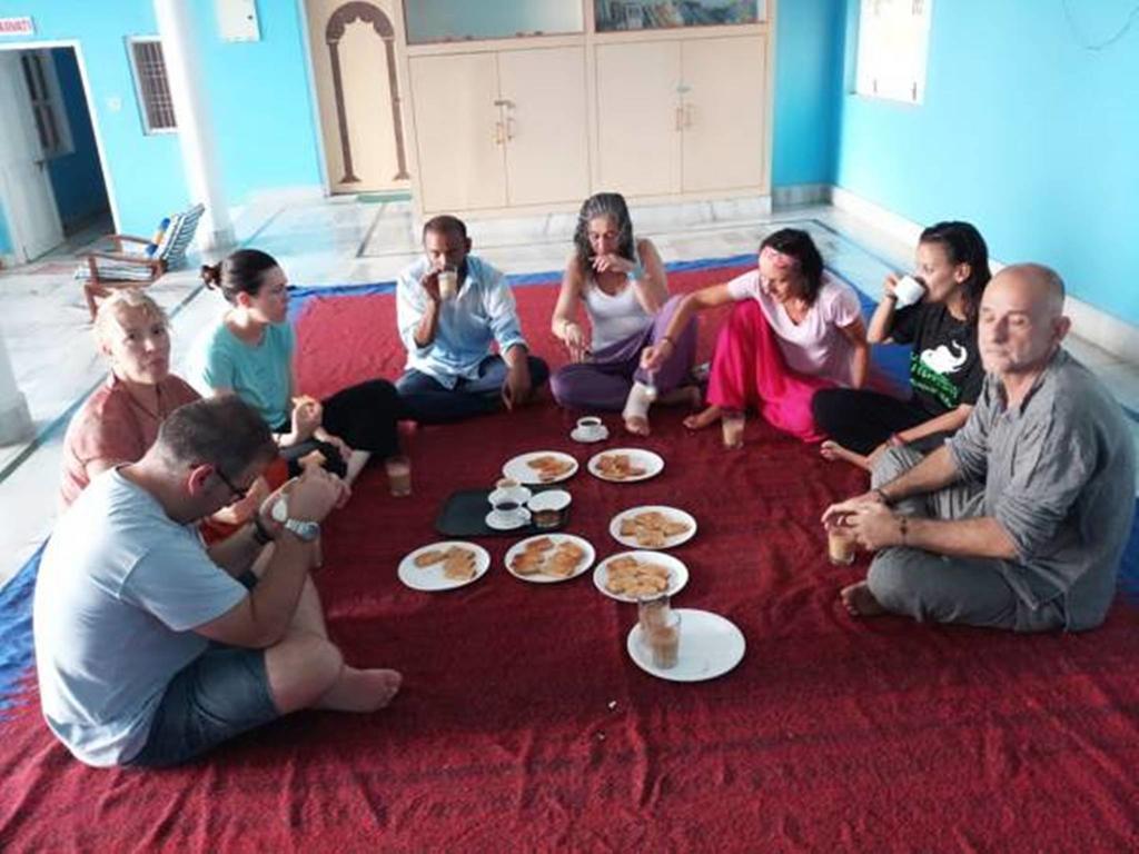 Sri Yoga Mandir Hotel Varanasi Bagian luar foto