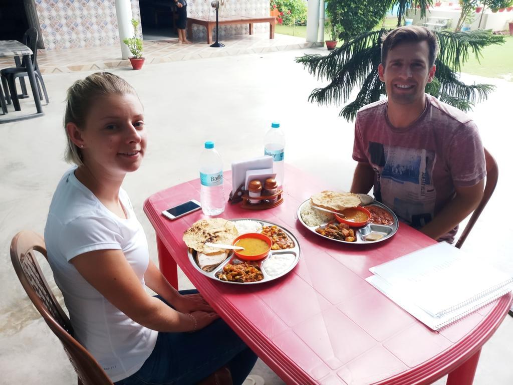 Sri Yoga Mandir Hotel Varanasi Bagian luar foto