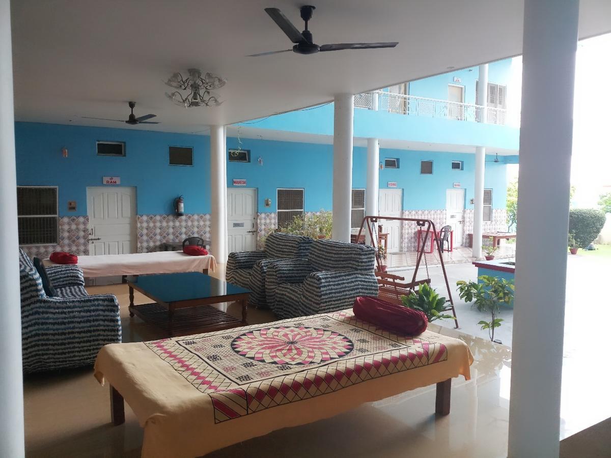 Sri Yoga Mandir Hotel Varanasi Bagian luar foto