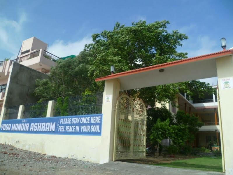 Sri Yoga Mandir Hotel Varanasi Bagian luar foto